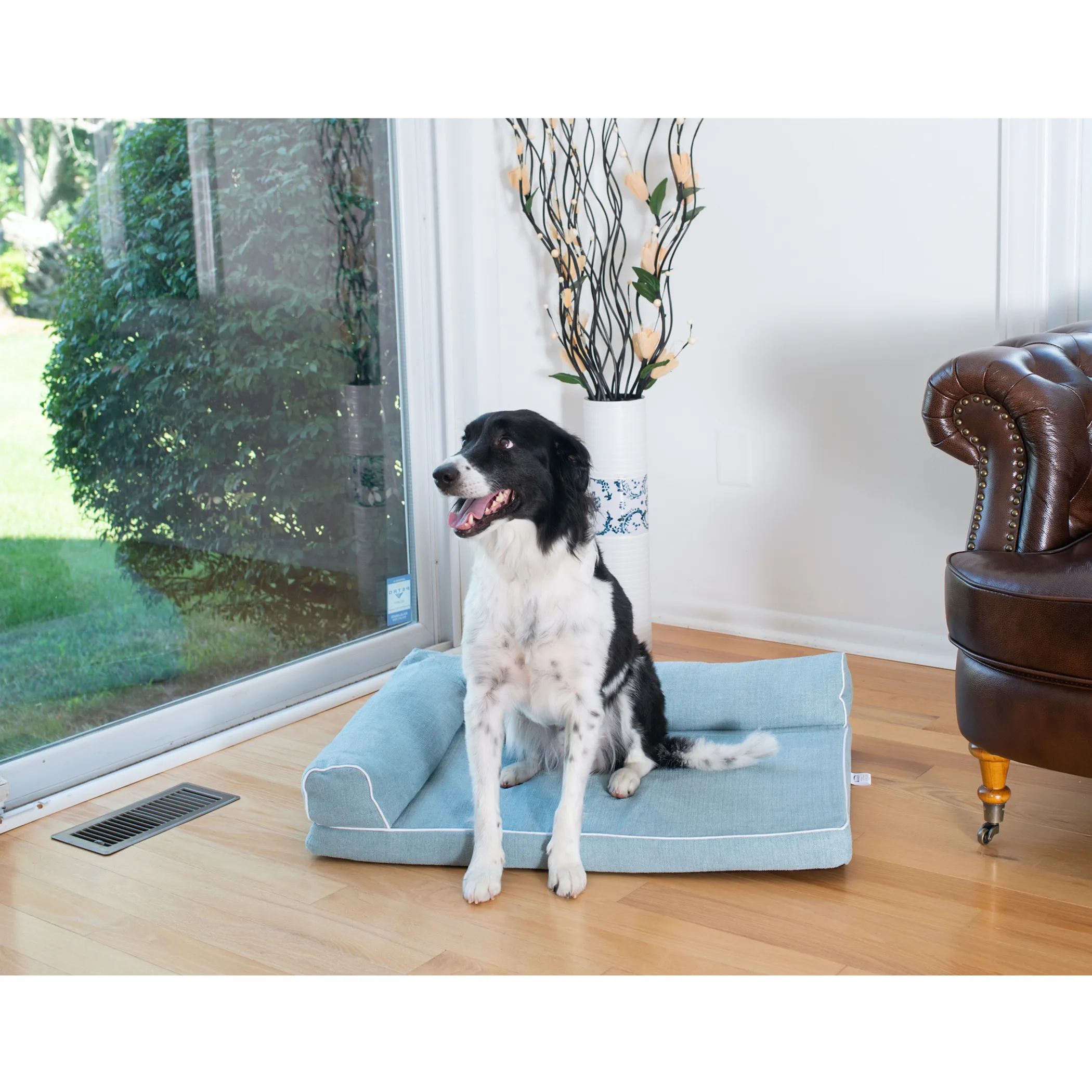 Armarkat Bolstered Dog Bed — 31 by 23 Inch, Zip-Off Cover - Image 5
